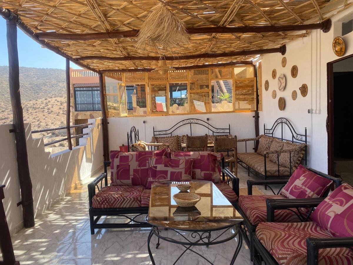 فندق Red Carpet Surf Camp Sea, Mountain & Garden Escape Tamraght المظهر الخارجي الصورة
