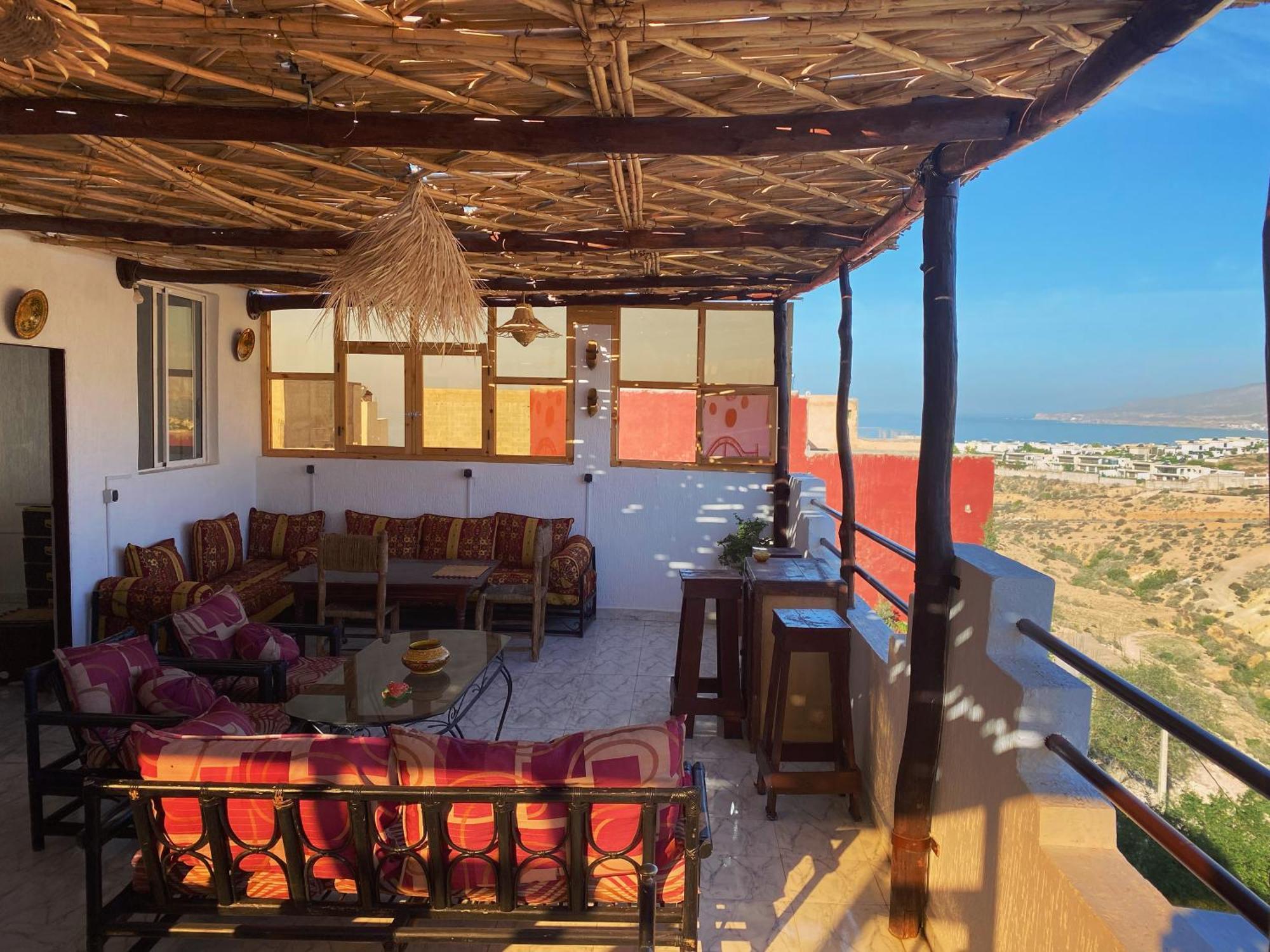 فندق Red Carpet Surf Camp Sea, Mountain & Garden Escape Tamraght المظهر الخارجي الصورة