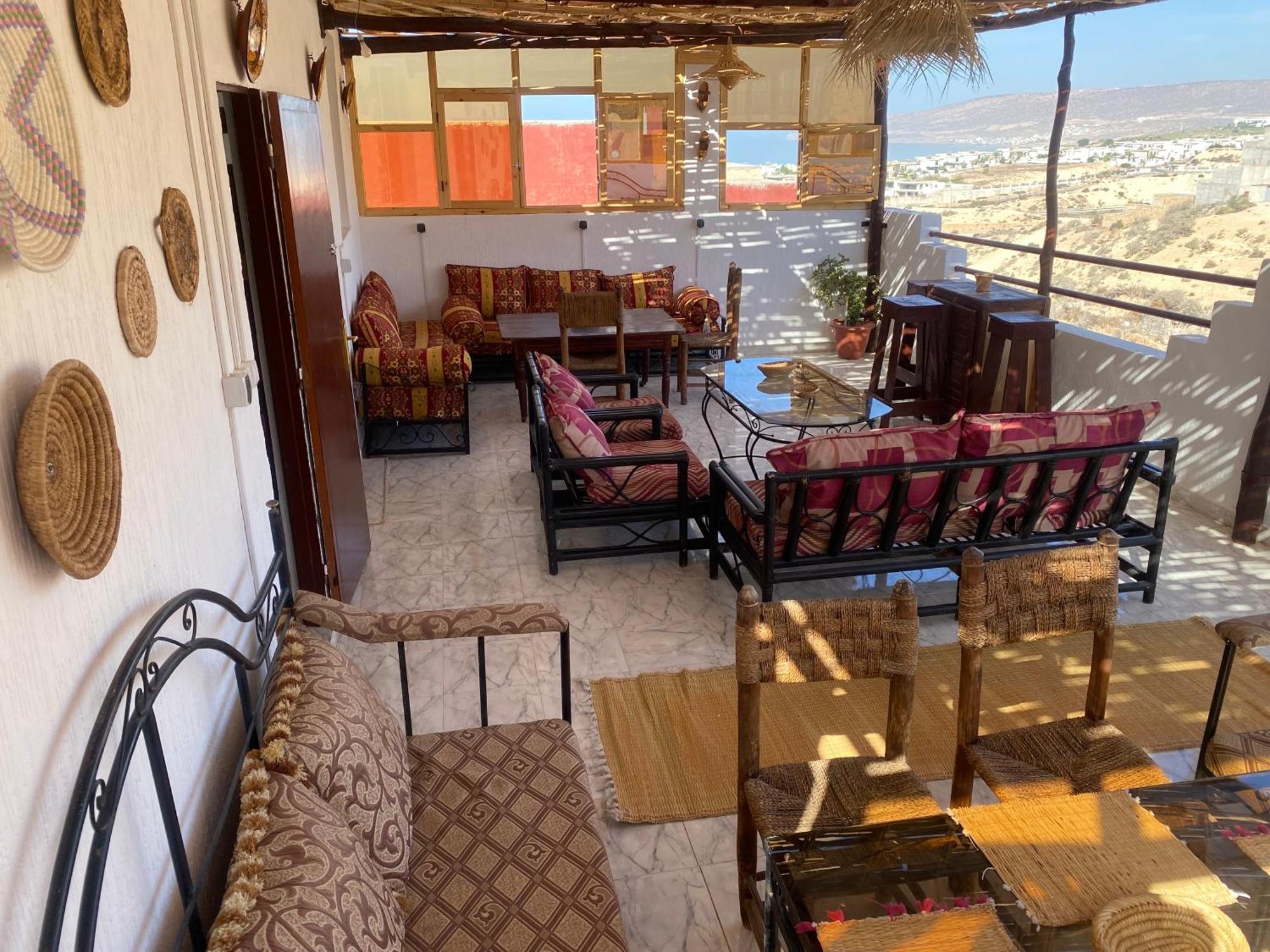 فندق Red Carpet Surf Camp Sea, Mountain & Garden Escape Tamraght المظهر الخارجي الصورة