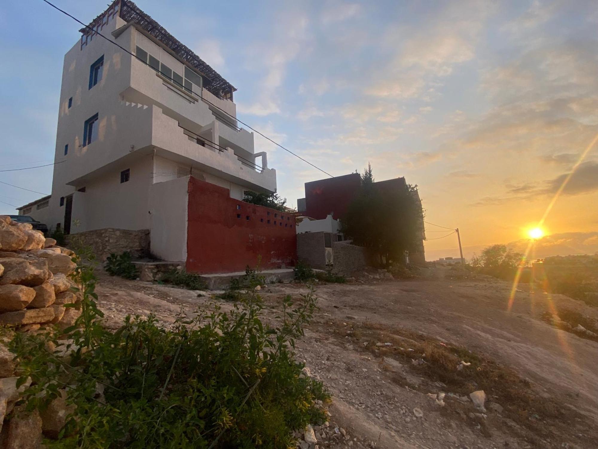 فندق Red Carpet Surf Camp Sea, Mountain & Garden Escape Tamraght المظهر الخارجي الصورة